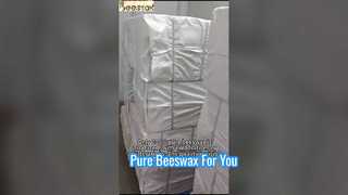 Wij produceren alleen 100% pure bijenwas, waar al heel lang veel vraag naar is en die goed blijft verkopen.