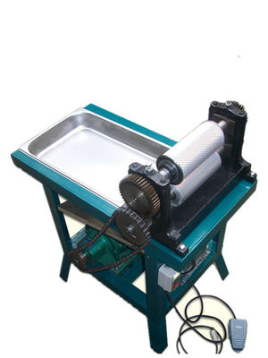 kopen Elektrisch embossing Bijenwaspers Kam Emboss Gebruikte bijenbouwapparatuur Aluminium legering Rol Embosser Bijenwas Foundation Machine online vervaardiging