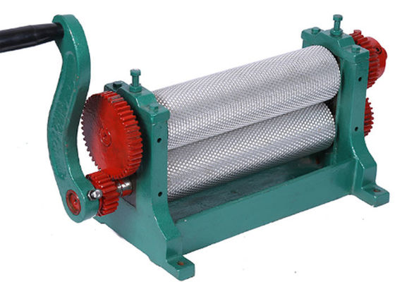 Bijenster 75*310mm Aluminiumlegering Bijenwas Foundation Roller Machine Redelijke structuur Hoge betrouwbaarheid